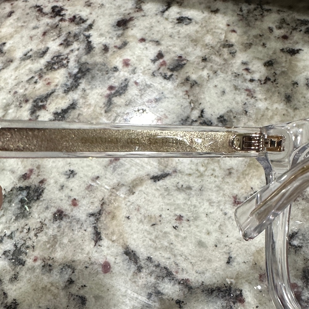 Gucci Clear Frames with Gold Detail - Picture 5 of 9